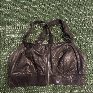 SHEFIT Black Textured Sports Bra